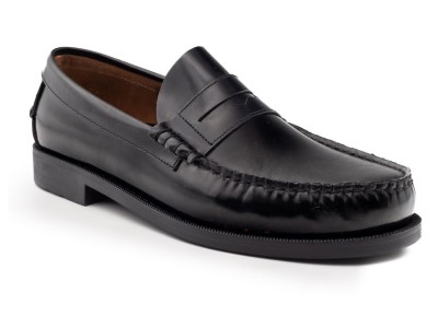 zapatos de color negro